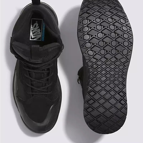 MTE UltraRange EXO Hi Shoe Uni sizing size THEY ARE 7.5 IN MEN/9 IN WOMEN - Picture 10 of 11